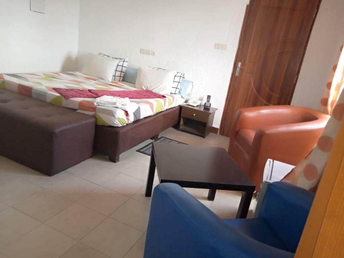 Senateur Hotel Agontinkon Cotonou Eksteriør billede