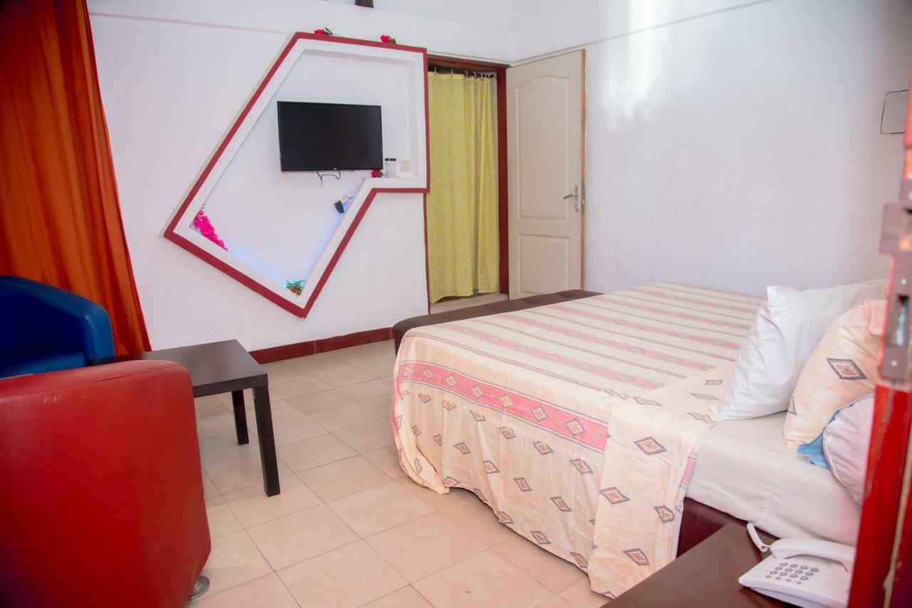 Senateur Hotel Agontinkon Cotonou Eksteriør billede